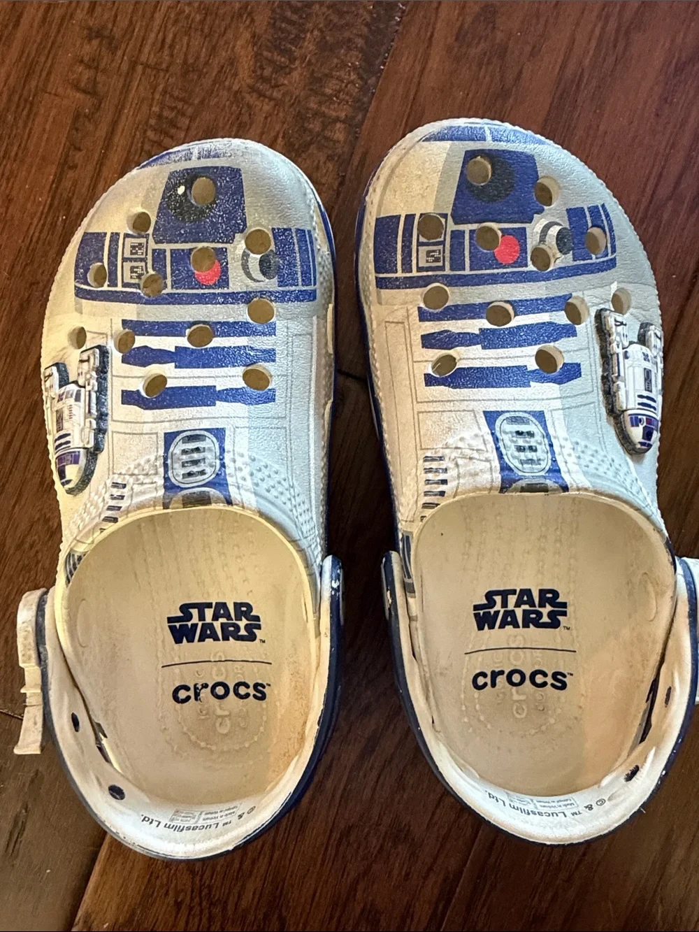 CROCS Kids' Star Wars R2-D2 Clogs - White & Blue